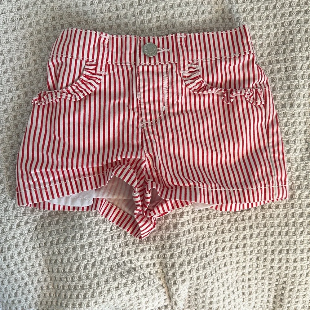 Gymboree baby girl 3-6 months (2 shorts)